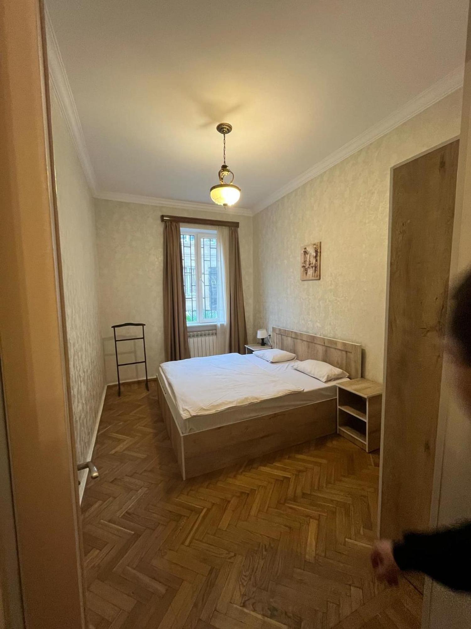 Appartamento Vake Tbilisi Esterno foto