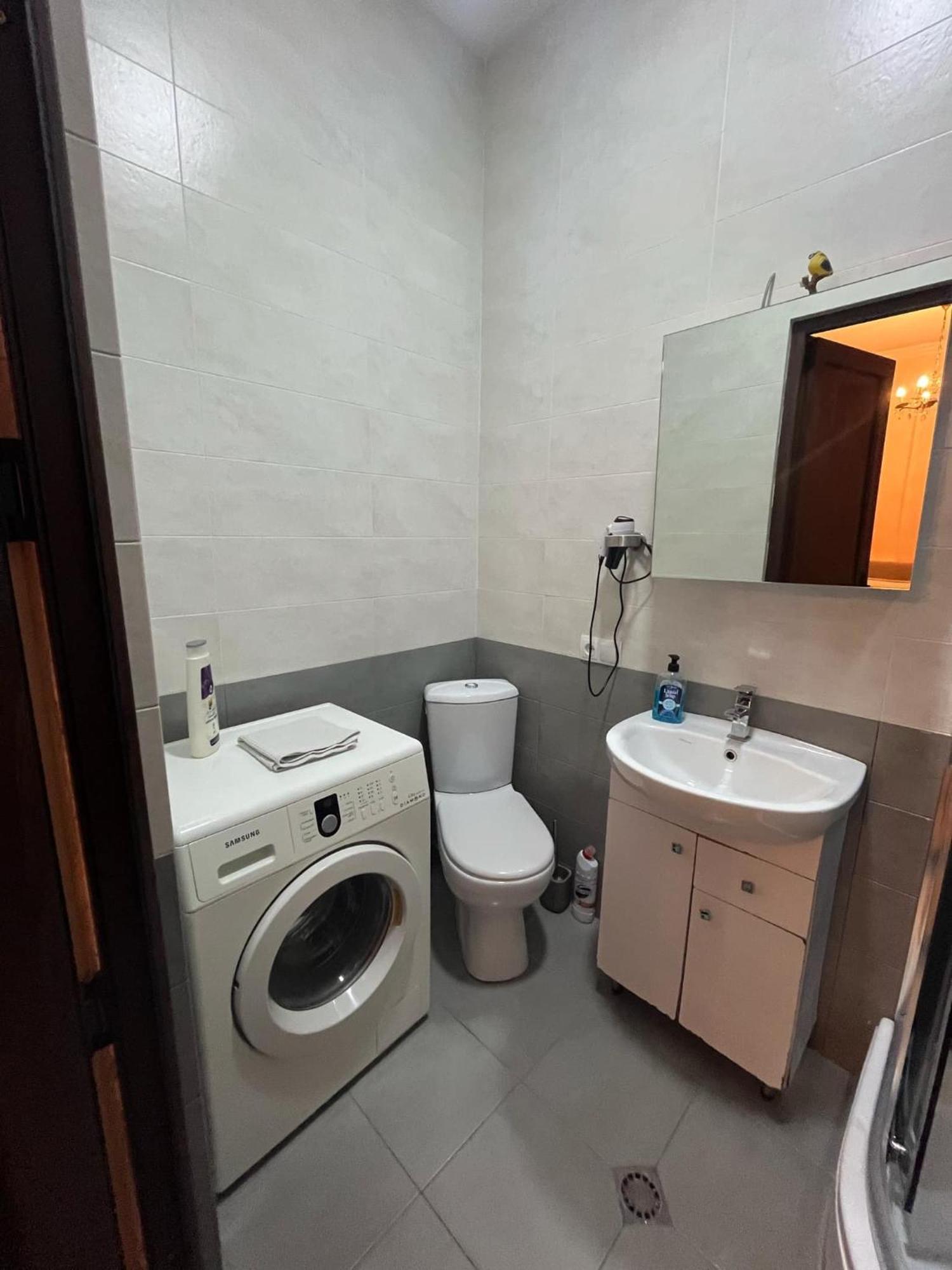 Appartamento Vake Tbilisi Esterno foto